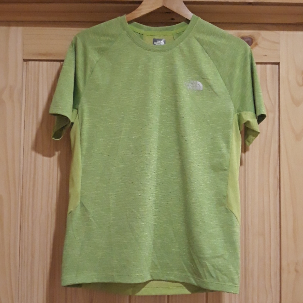 The North Face FlashDry Shirt. Size Small.
